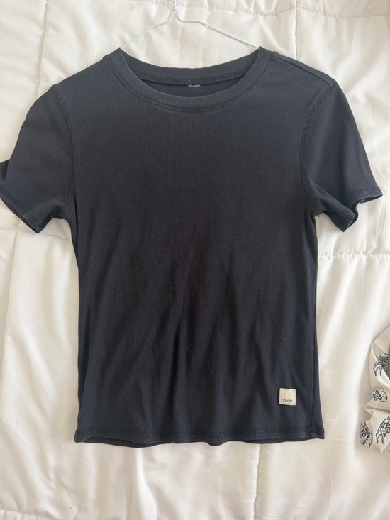 Vuori Tops - Vuori women’s mudra/pose Black Short-Sleeve Crewneck Top